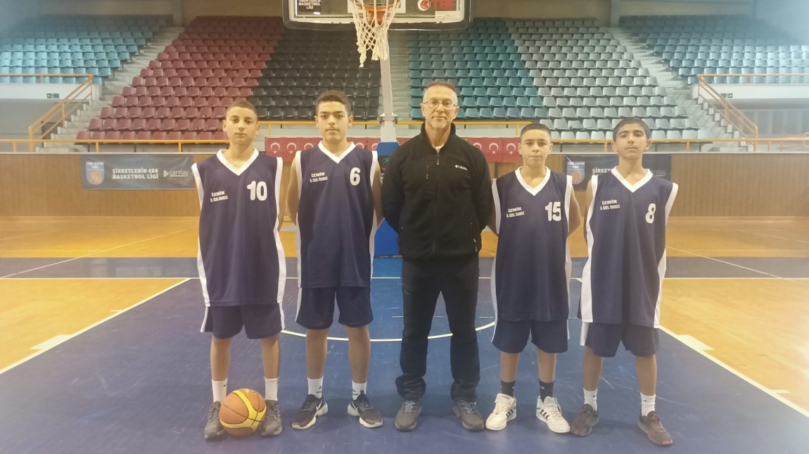 15 Temmuz İstiklal Şehitleri Basketbol Turnuvasında Yıldız Erkekler Takımımız İl Üçüncüsü Oldu